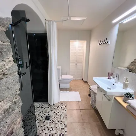Residences 아파트